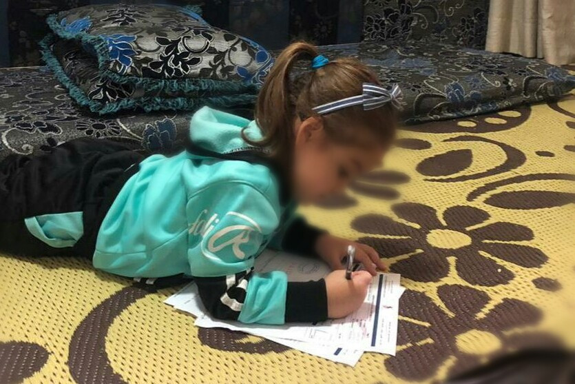 طفلة تحتاج لتركيب قوقعة
