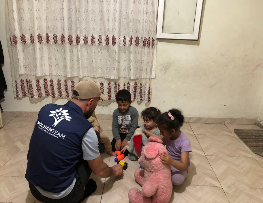 Five Children in Need and a Helpless Father!