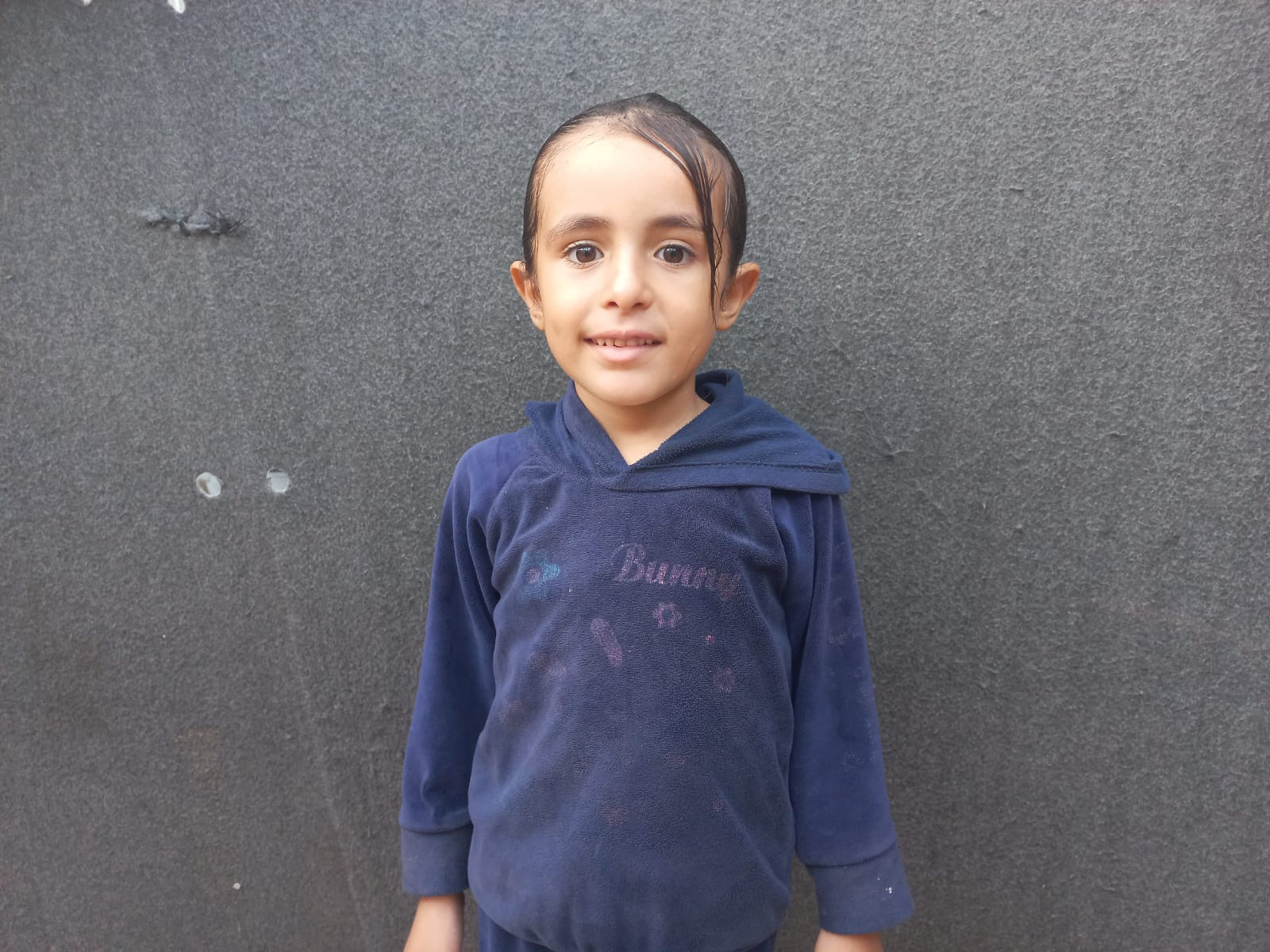 نوران محبة القراءة ومعلمة المستقبل واحدة أطفال غزة الأيتام