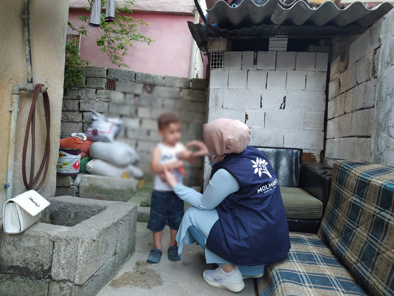 A little kid needs your help to get treatment