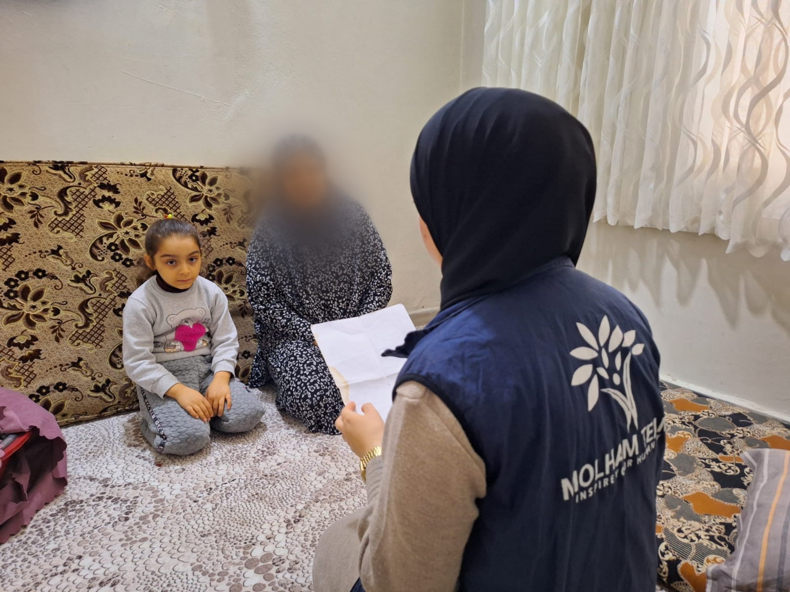 A young girl living in a shared housing needs your help!