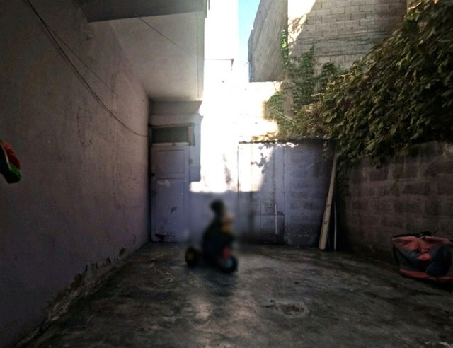 A child suffers from medical error and needs urgent help