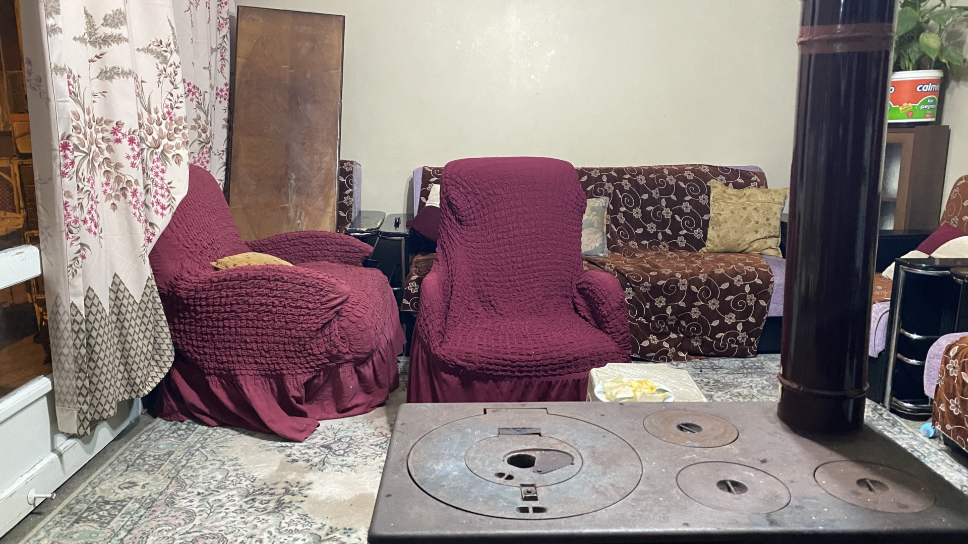 يوسف مصاب بعدة أمراض وعائلته بلا معيل
