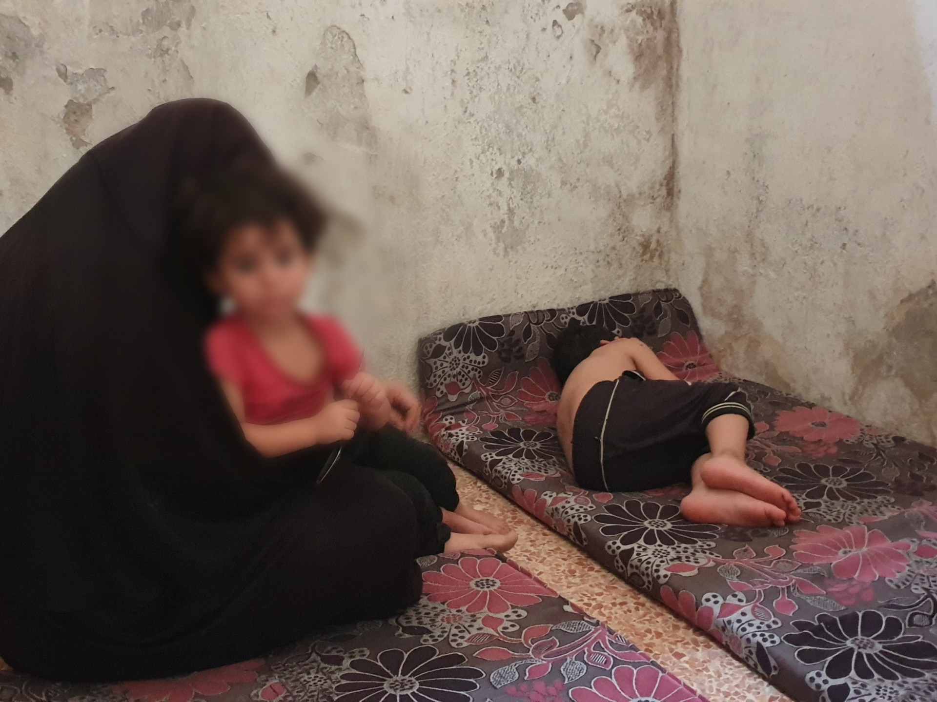 أرامل بحاجة لمساعدتكم في تأمين بيت ومصاريف أيتامهم