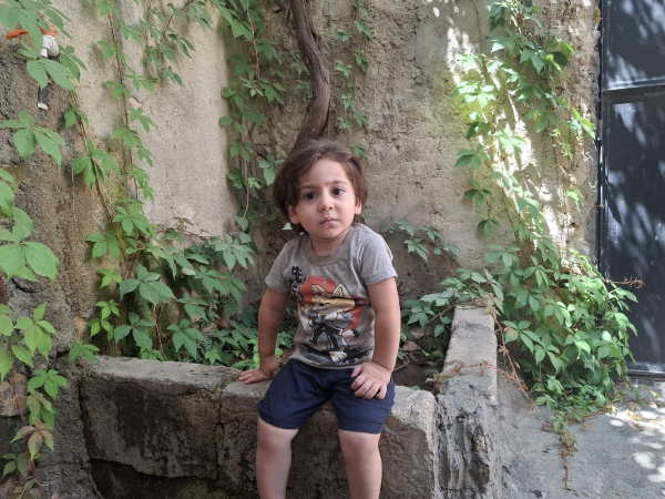 معاذ طفل بحاجة عملية طارئة