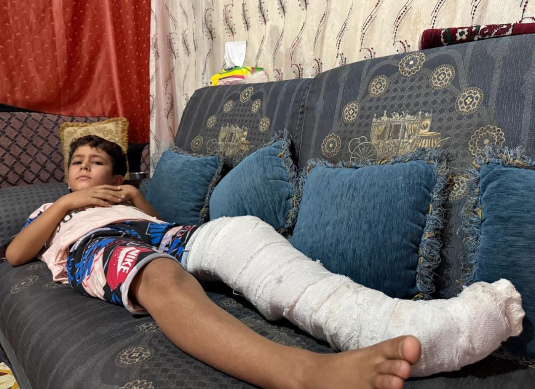 "عائلة تثقلها المعاناة"