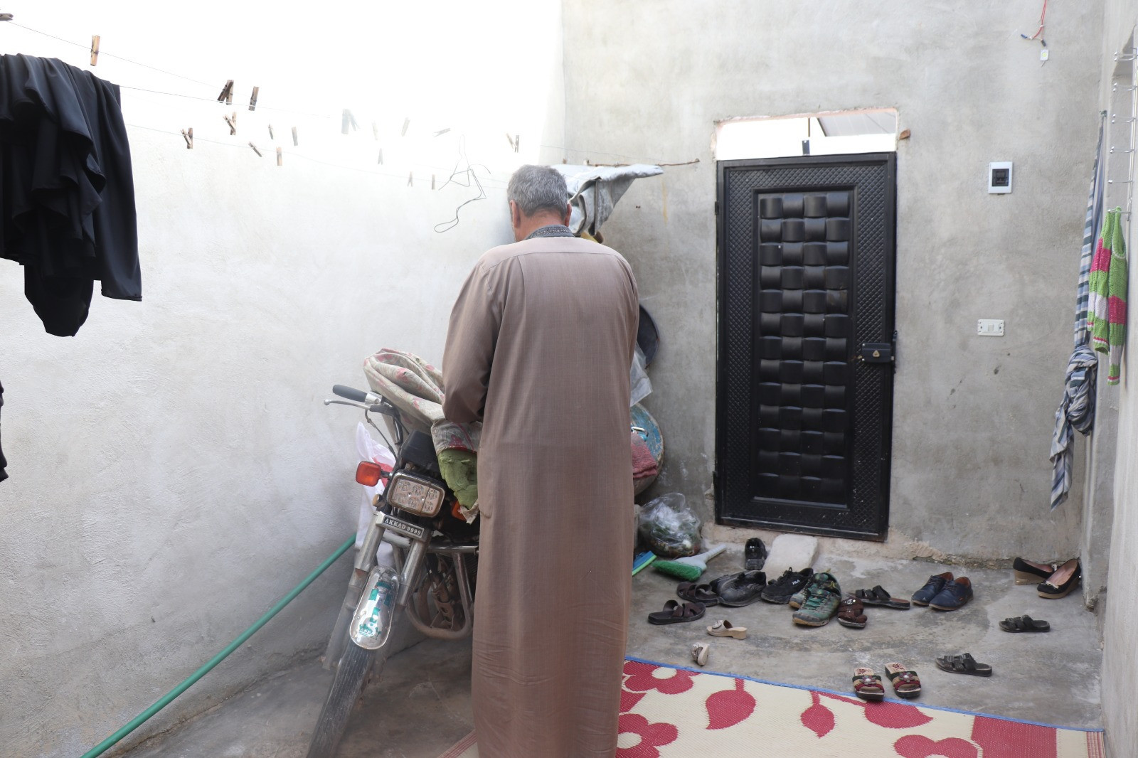 The breadwinner of the family is in poor health and needs your help.