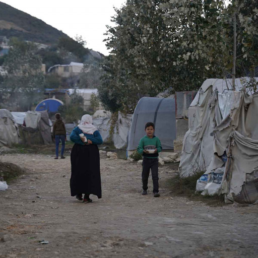 اخراج زكاة الفطر - حكمها ووقتها وكيفية أدائها
