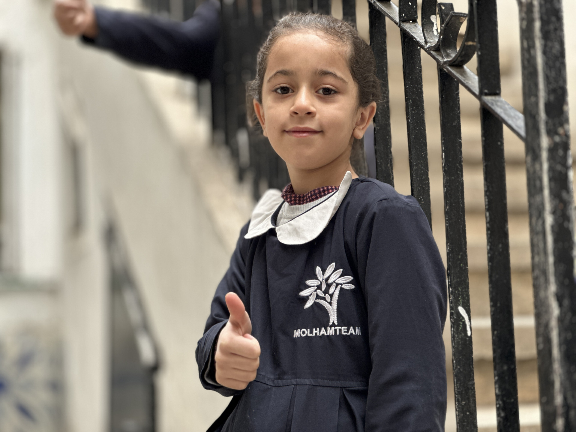 ساعدوا إيمان لتكمل تعليمها وتصبح معلمة تُلهم الأطفال