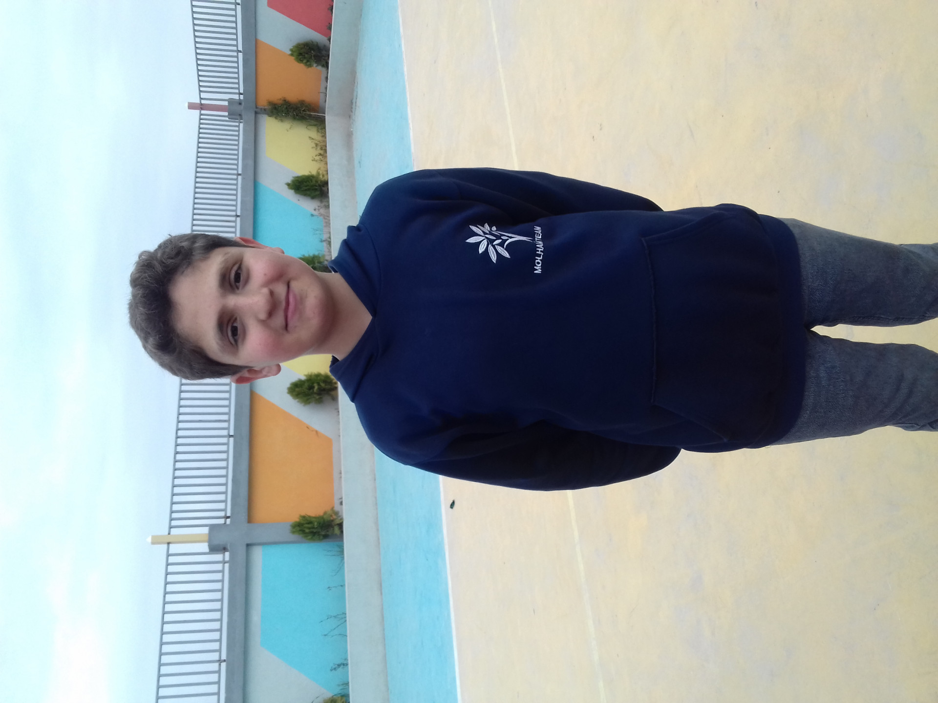 بلال منشدٌ بصوتٍ شجي