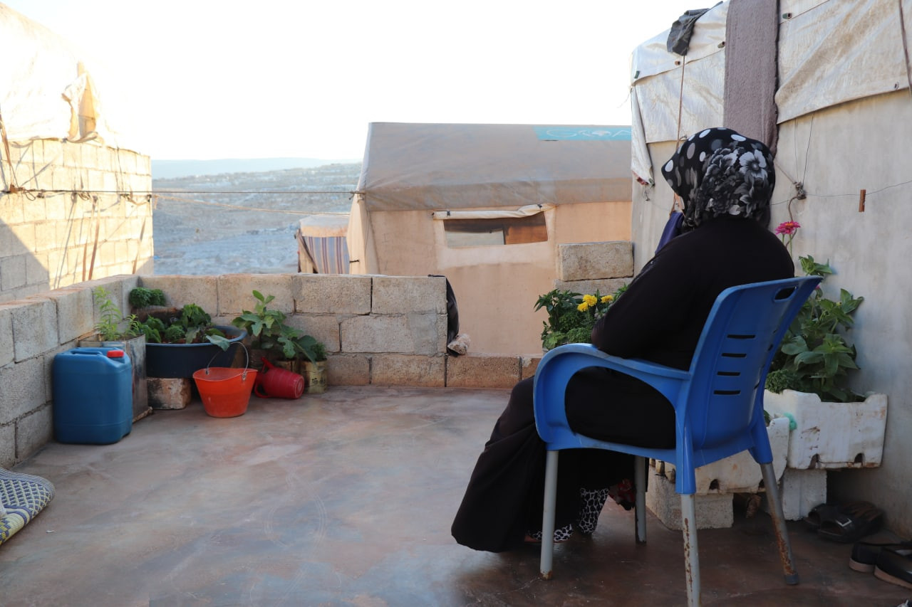 A woman lives in difficult conditions and needs to undergo a surgery.