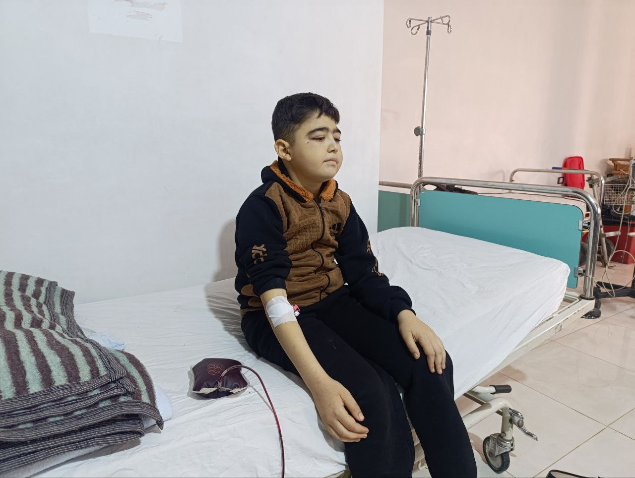 مرضان يُثقِّلان جسده الصغير!