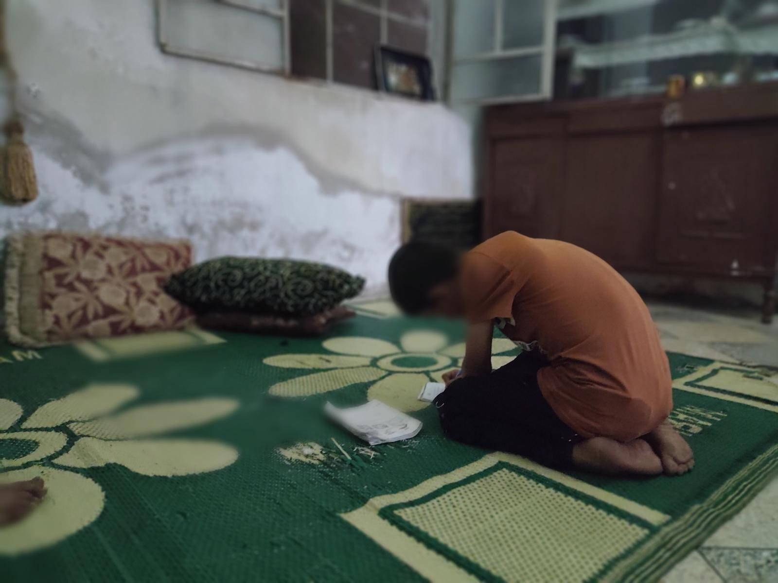 الأب من ذوي الإحتياجات الخاصة والابن بحاجة عملية