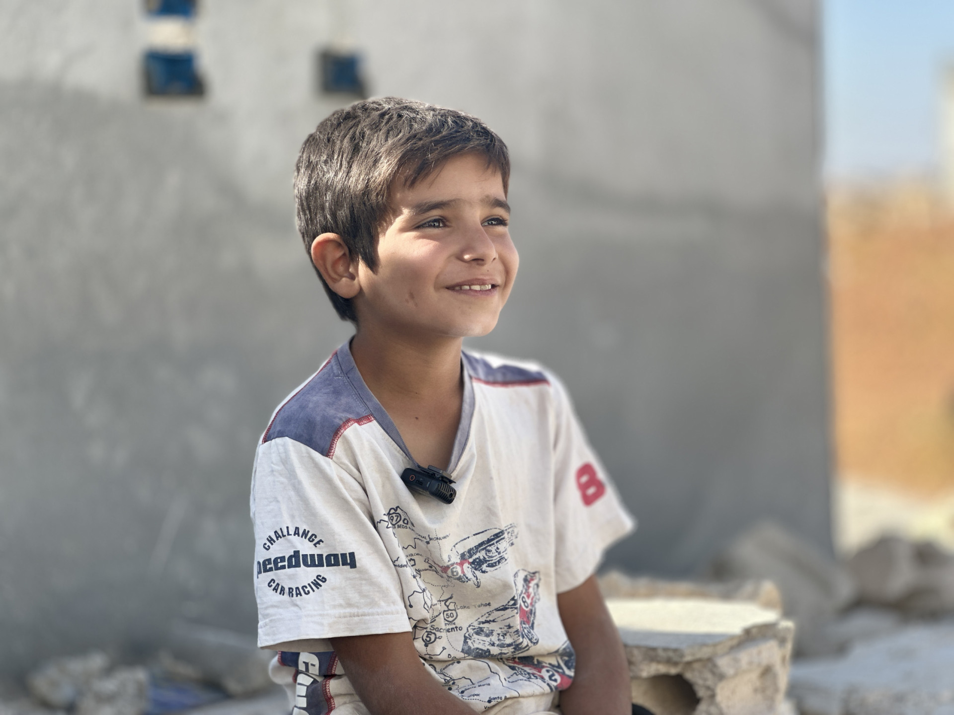 حلم الطيار الصغير مهدد بسبب واجبات الحياة