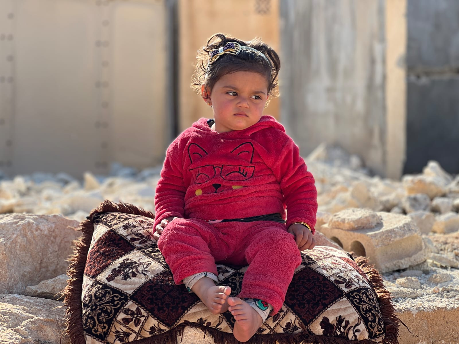 ألمٌ أكبر من طفلة