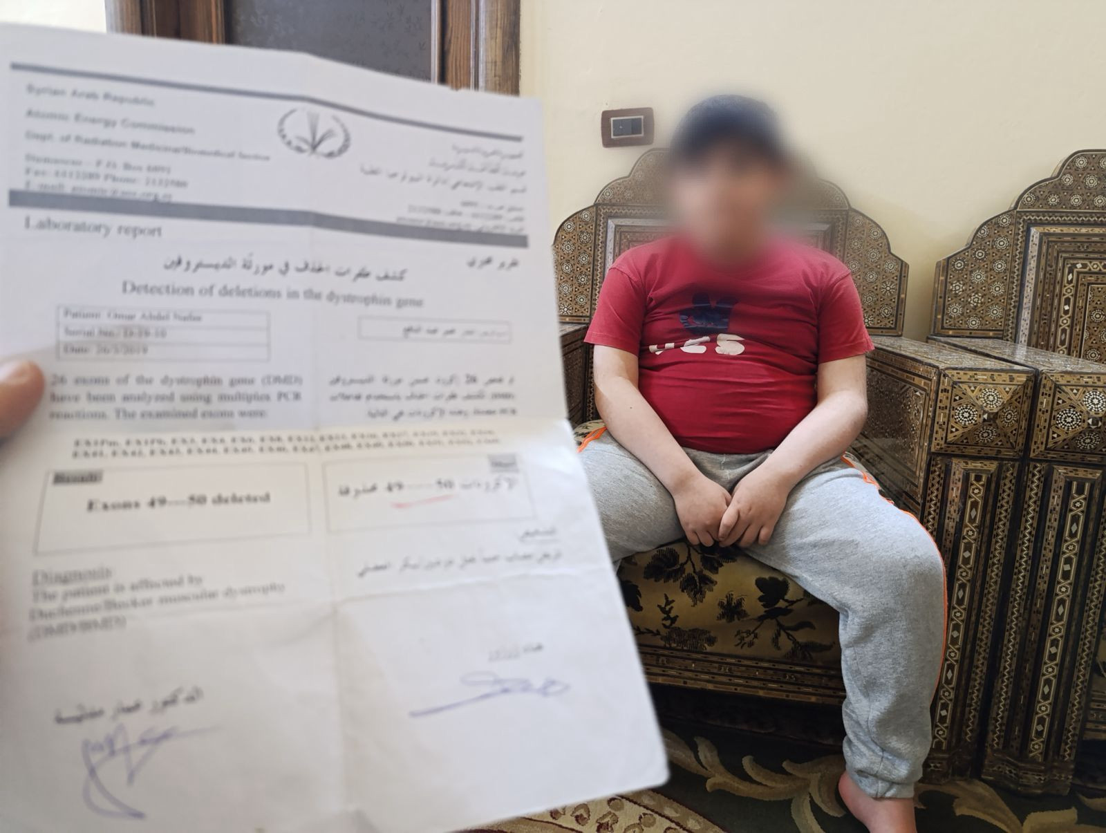 إعاقة حركية تمنع عمر من التنقل