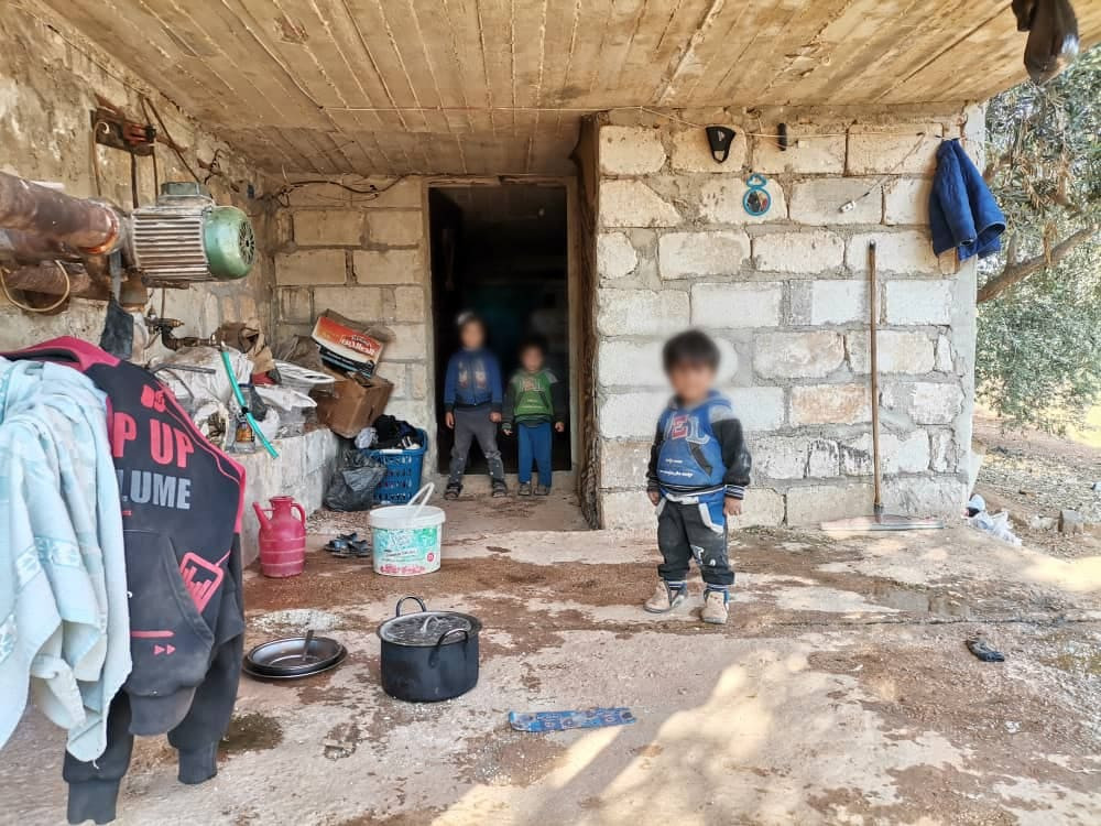A family is living in an abandoned warehouse!