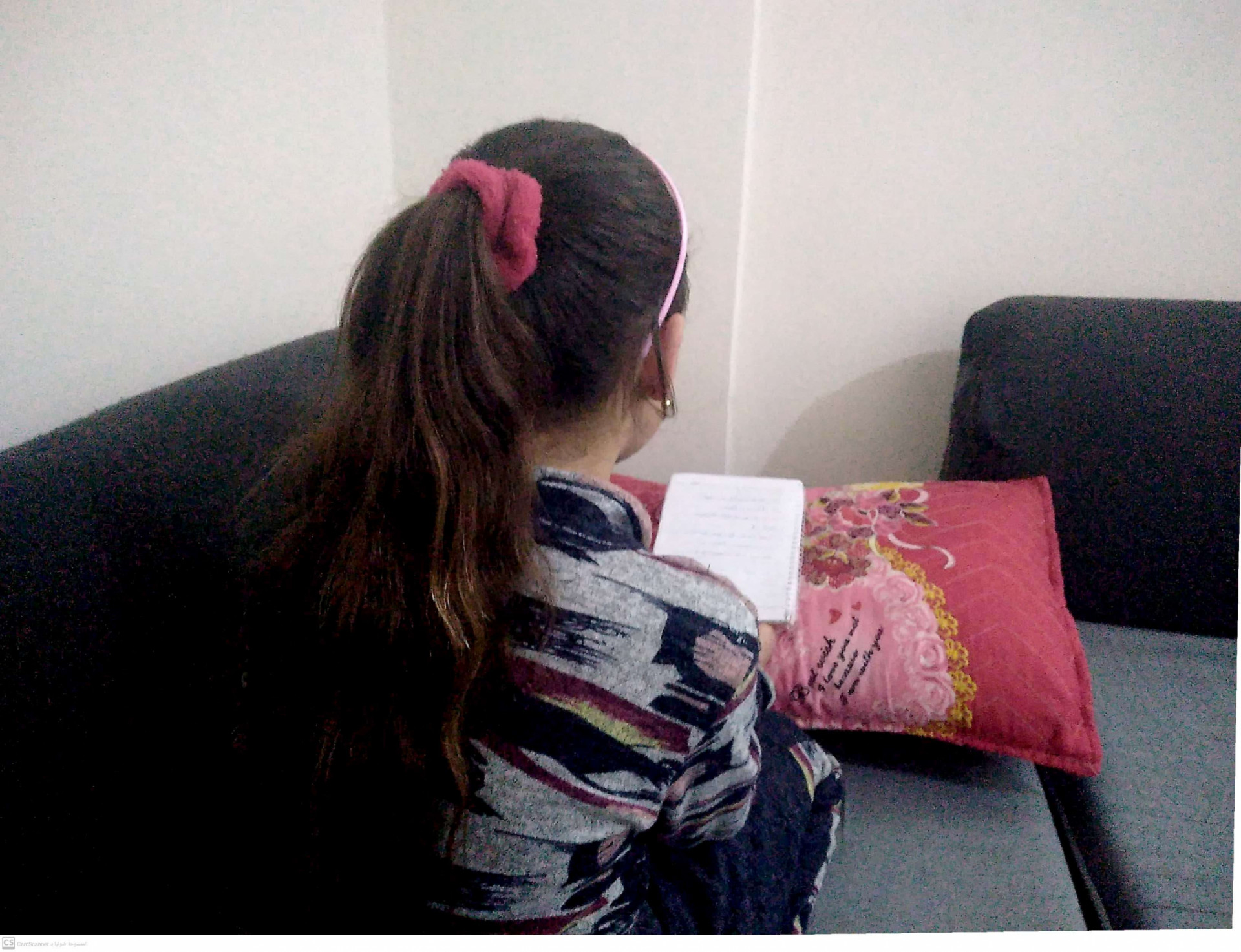 Alma, an orphan girl from the countryside of Aleppo