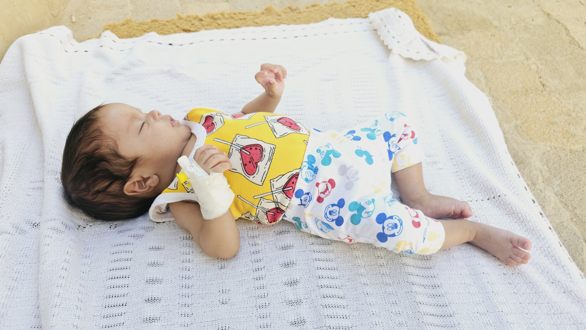 Inside an uninhabitable tent, Mrs. Alaa's worries and pains are hidden!