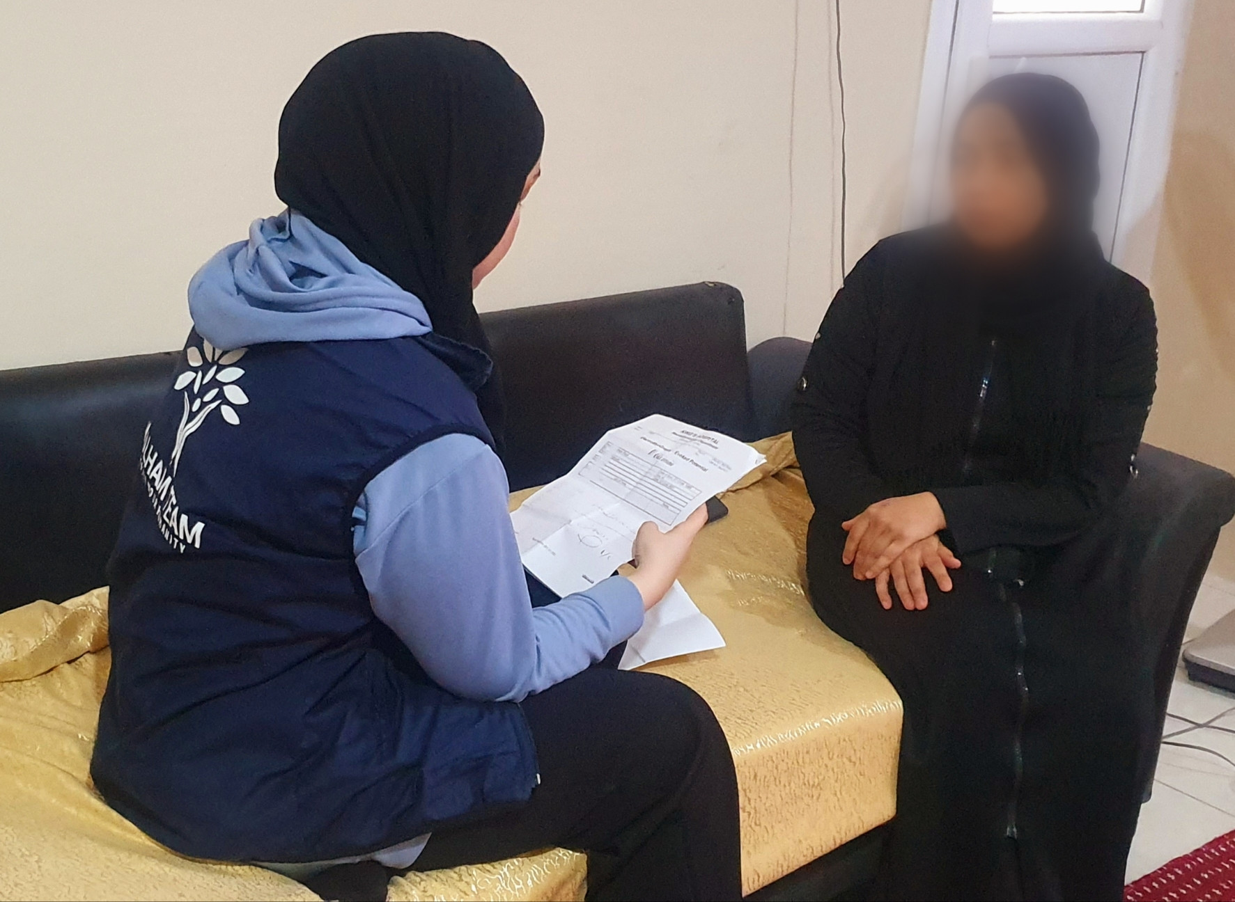 بسبب خوفها من عدم مقدرة عائلتها على علاجها أصبحت حزينة جداً