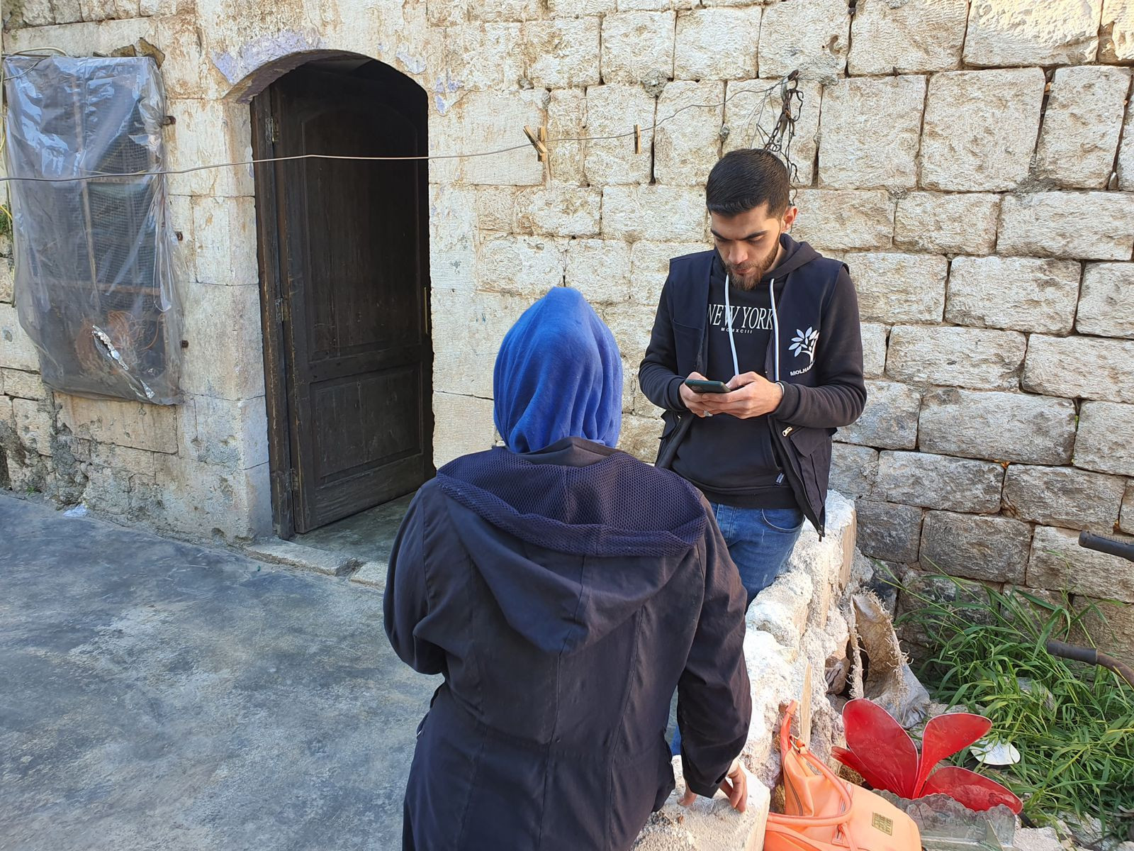 الأخت مروة بحاجة لعمل جراحي لعينها في أسرع وقت ممكن