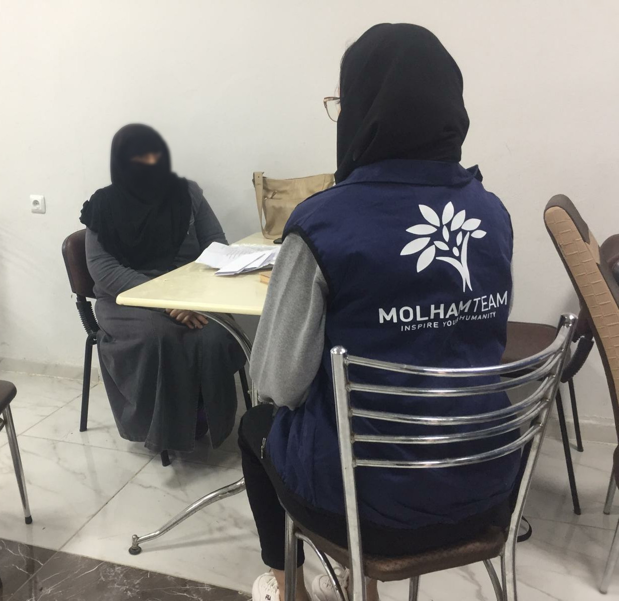 الخالة نادية مريضة سرطان.. وإبنتها هي التي تتكفل بعلاجها لوحدها!