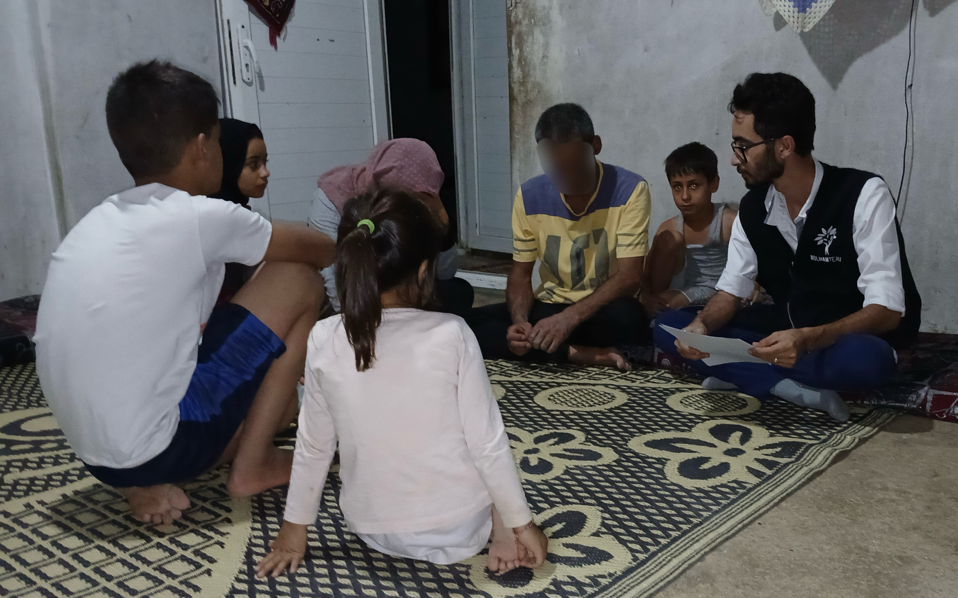 A huge family of ten need your help!!