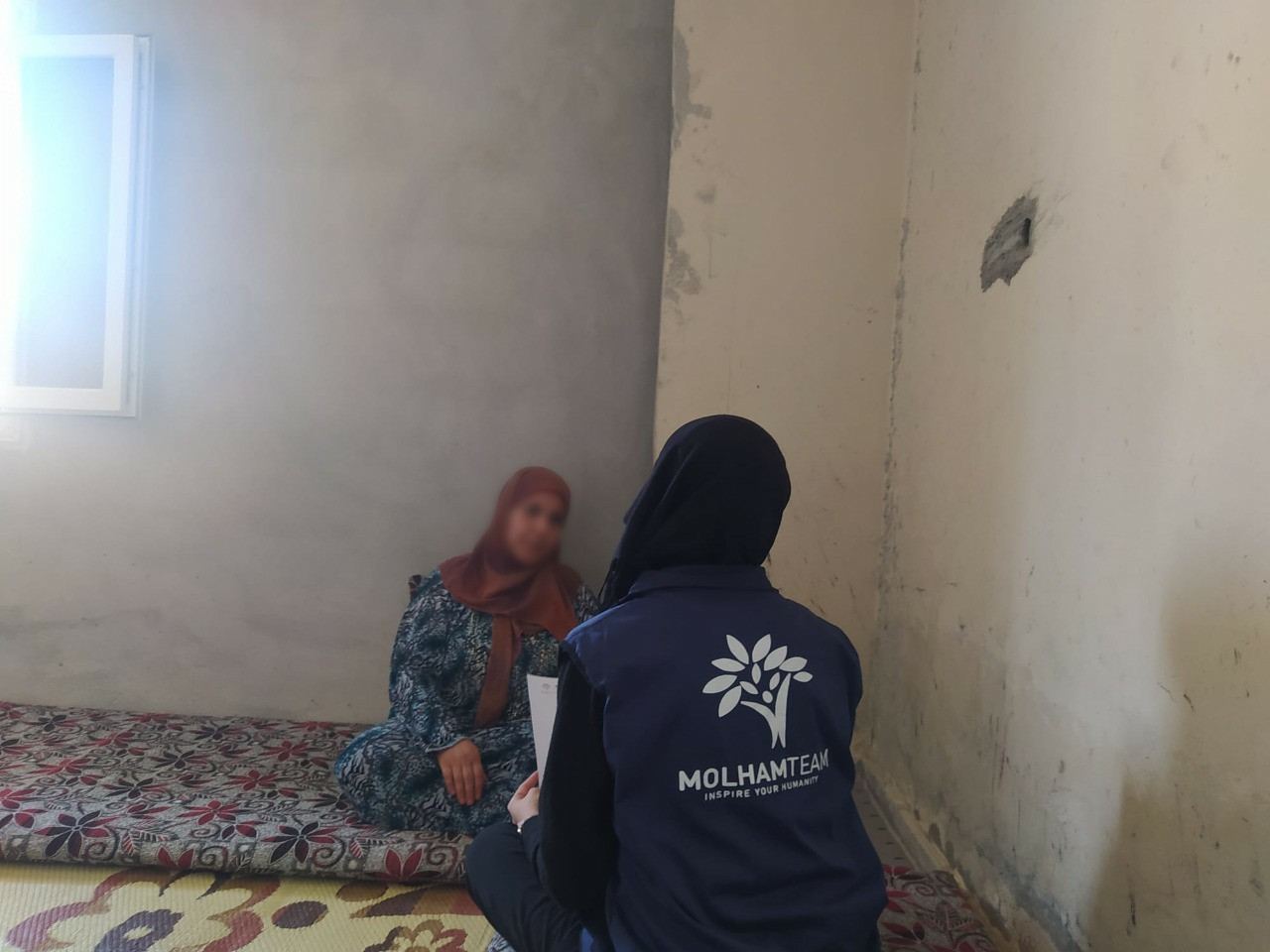 A mother and her daughter lack a sponsor