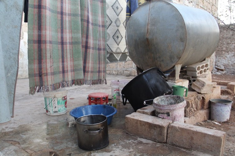 A mother with 4 children needs help