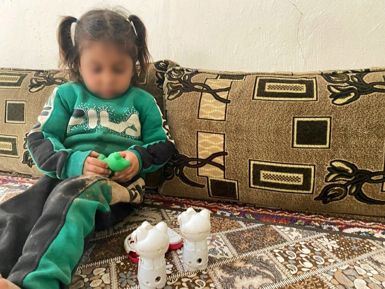 A four-year-old child's family can not afford her treatment bills