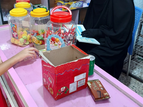 خديجة طالبة فيزياء بحاجة لعونكم!
