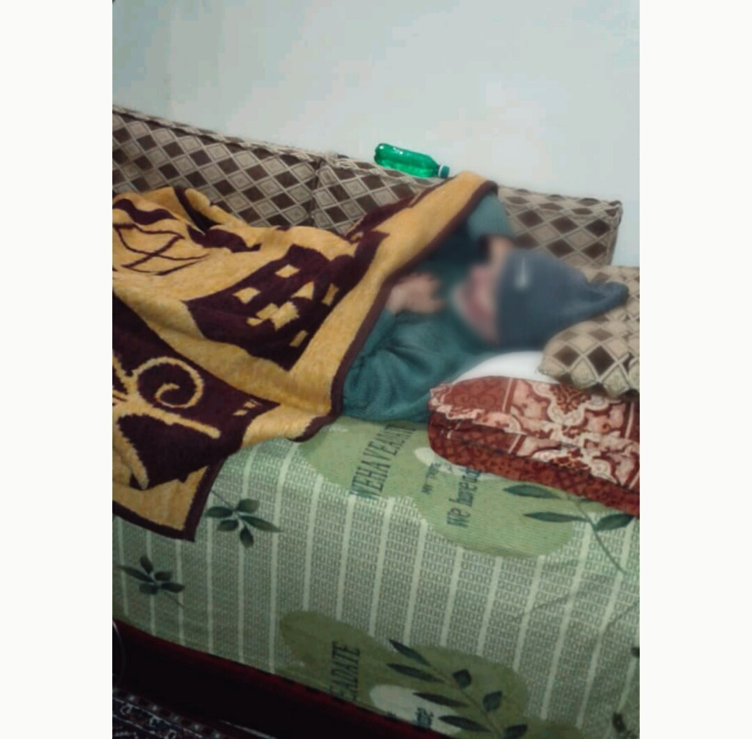 رجل يعاني من تبعات جلطة قلبية