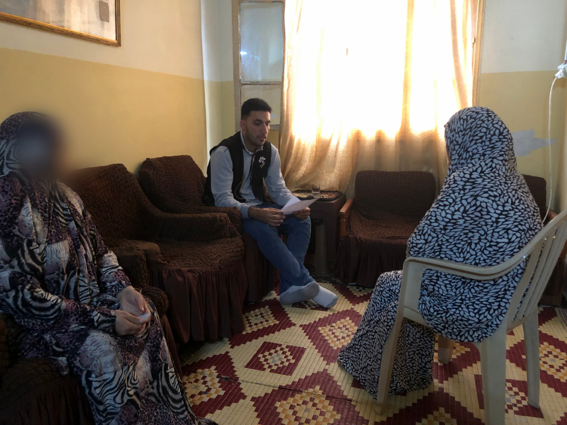 الخالة فاتن بحاجة دعمكم هل من مستجيب لها؟