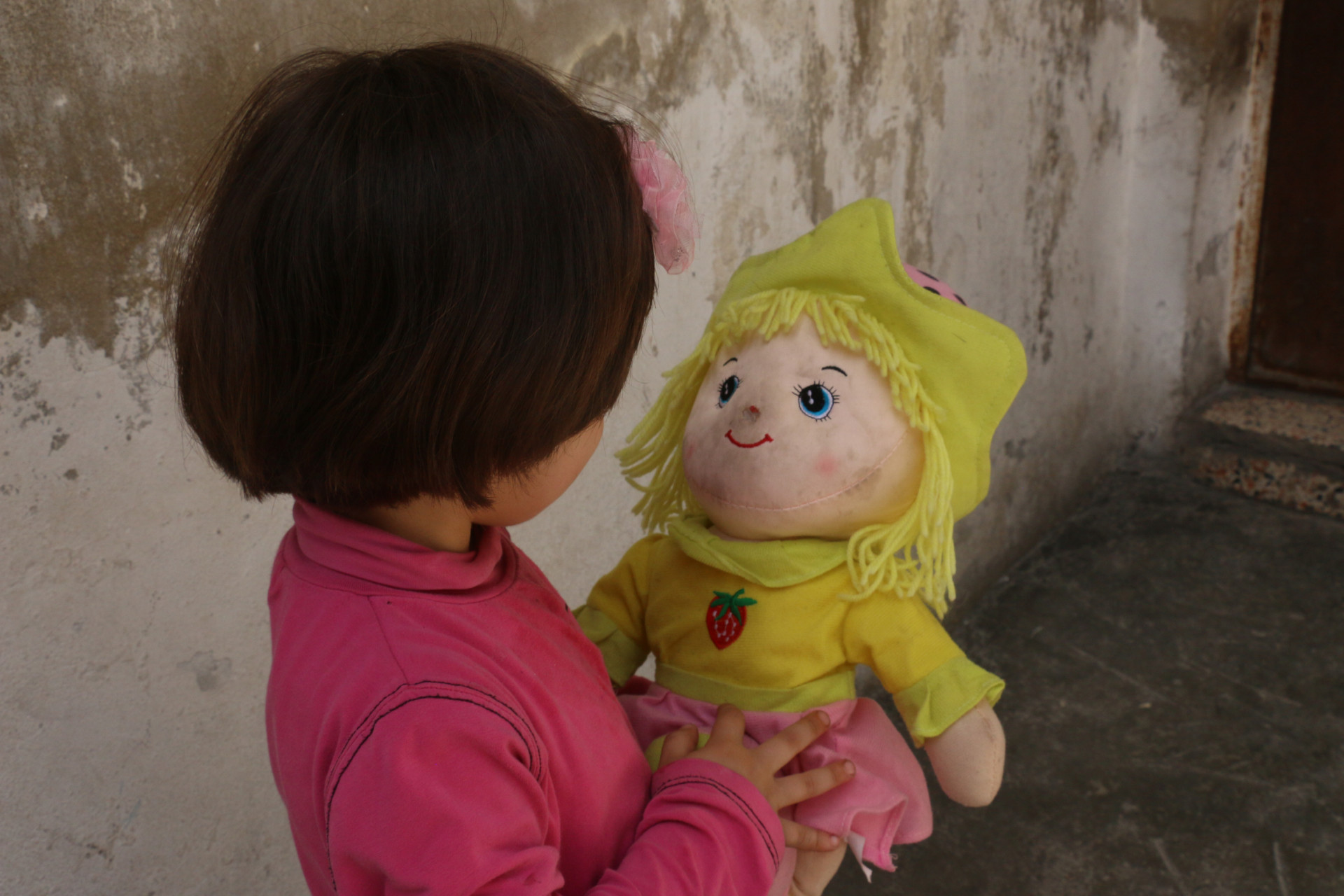 Fatima is an orphan from Idlib
