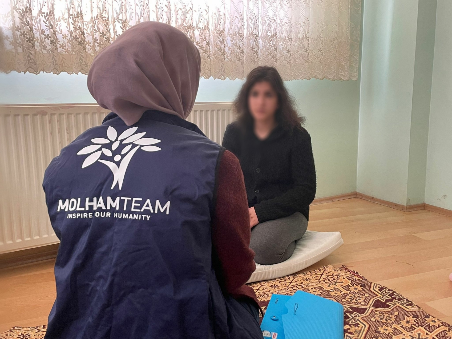 Elham and her kids need your help to pay their rent