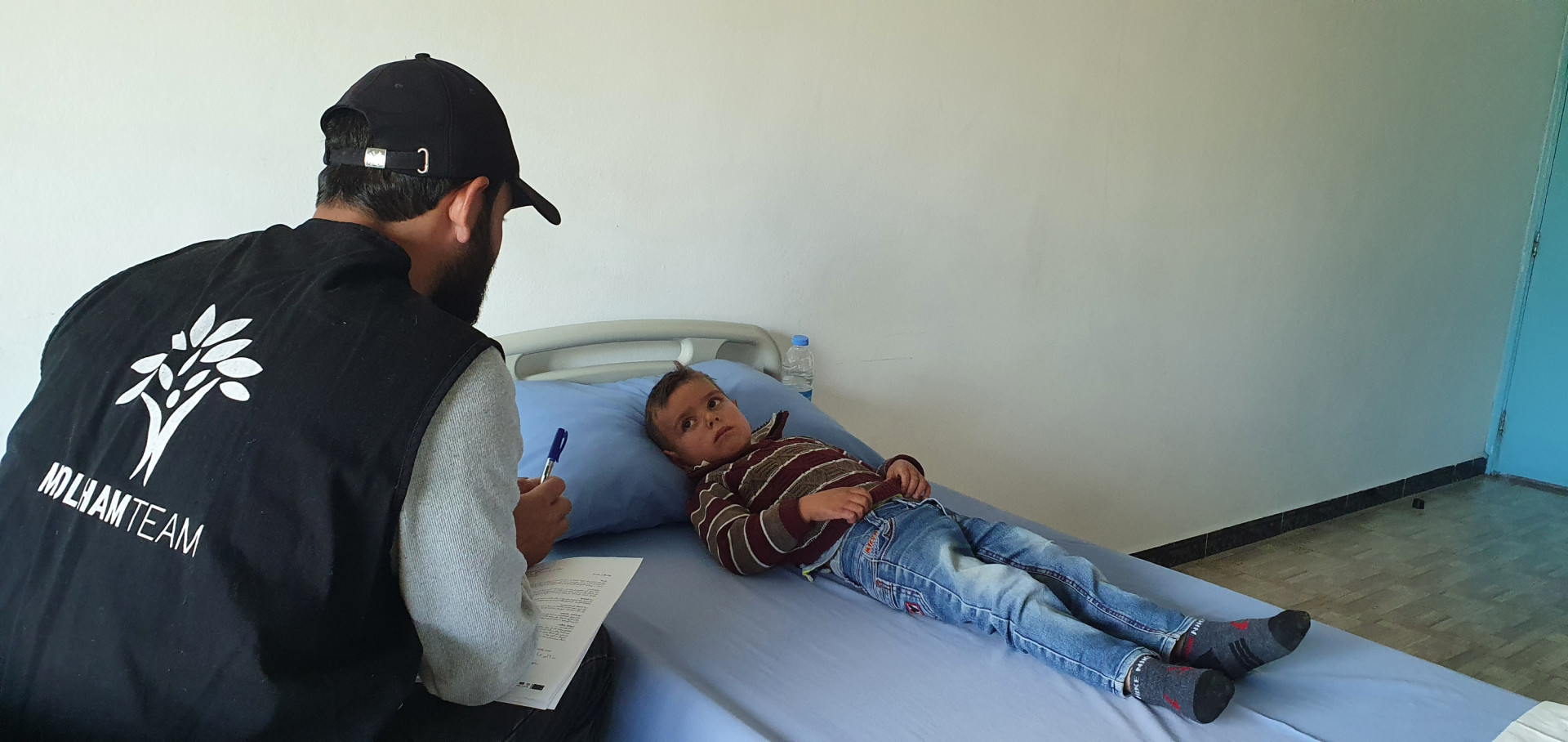 Mahmoud should be admitted to the hospital to receive the necessary health care.