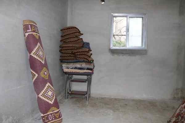 A response for a displaced family_ Saraqeb.