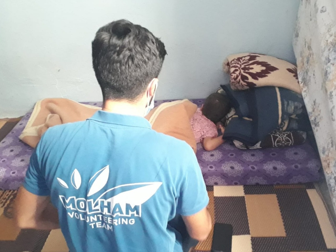 طفل يعاني من السرطان
