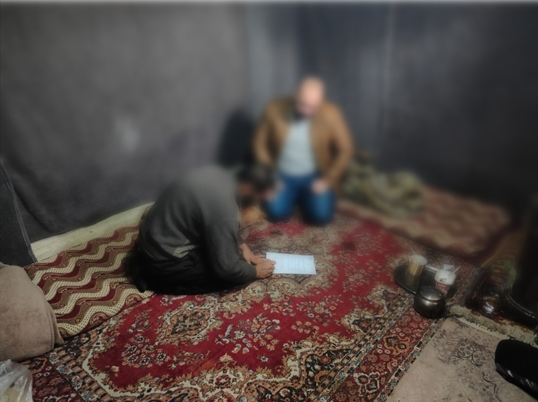 A family lives in poor conditions needs support
