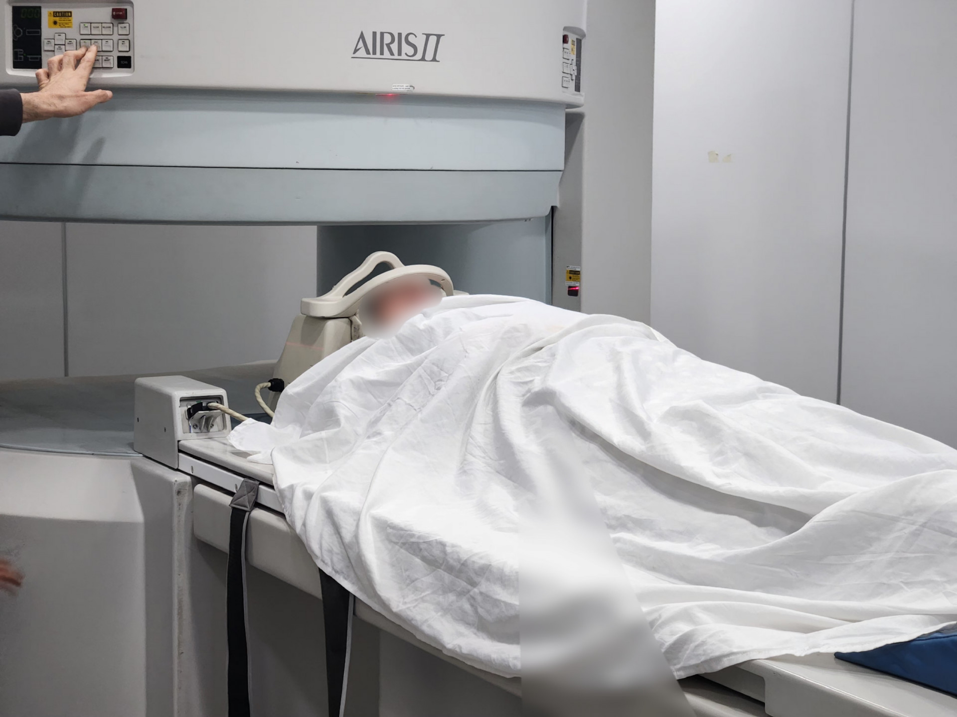 Alone in Pain: Help Aunt Aisha Find Relief