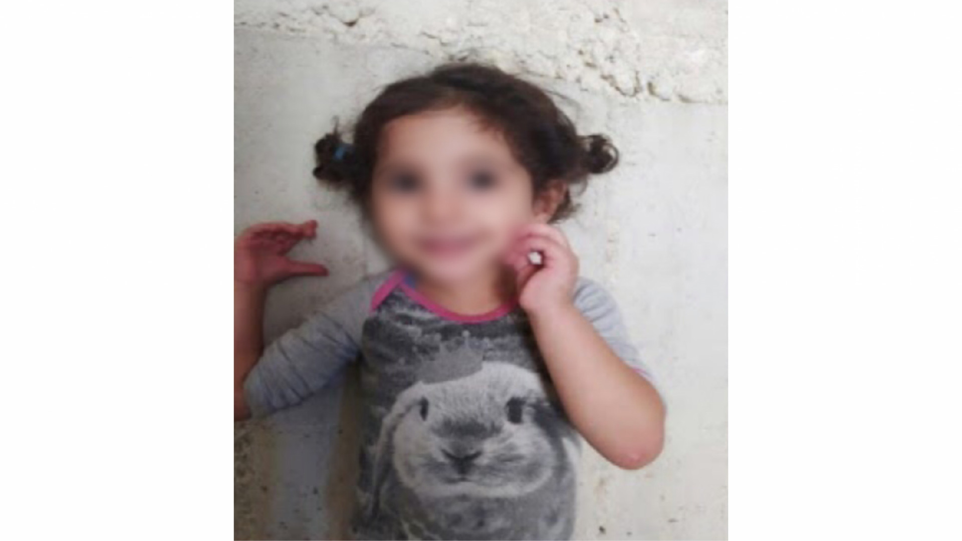 Momena is a girl from Deir Ezzor