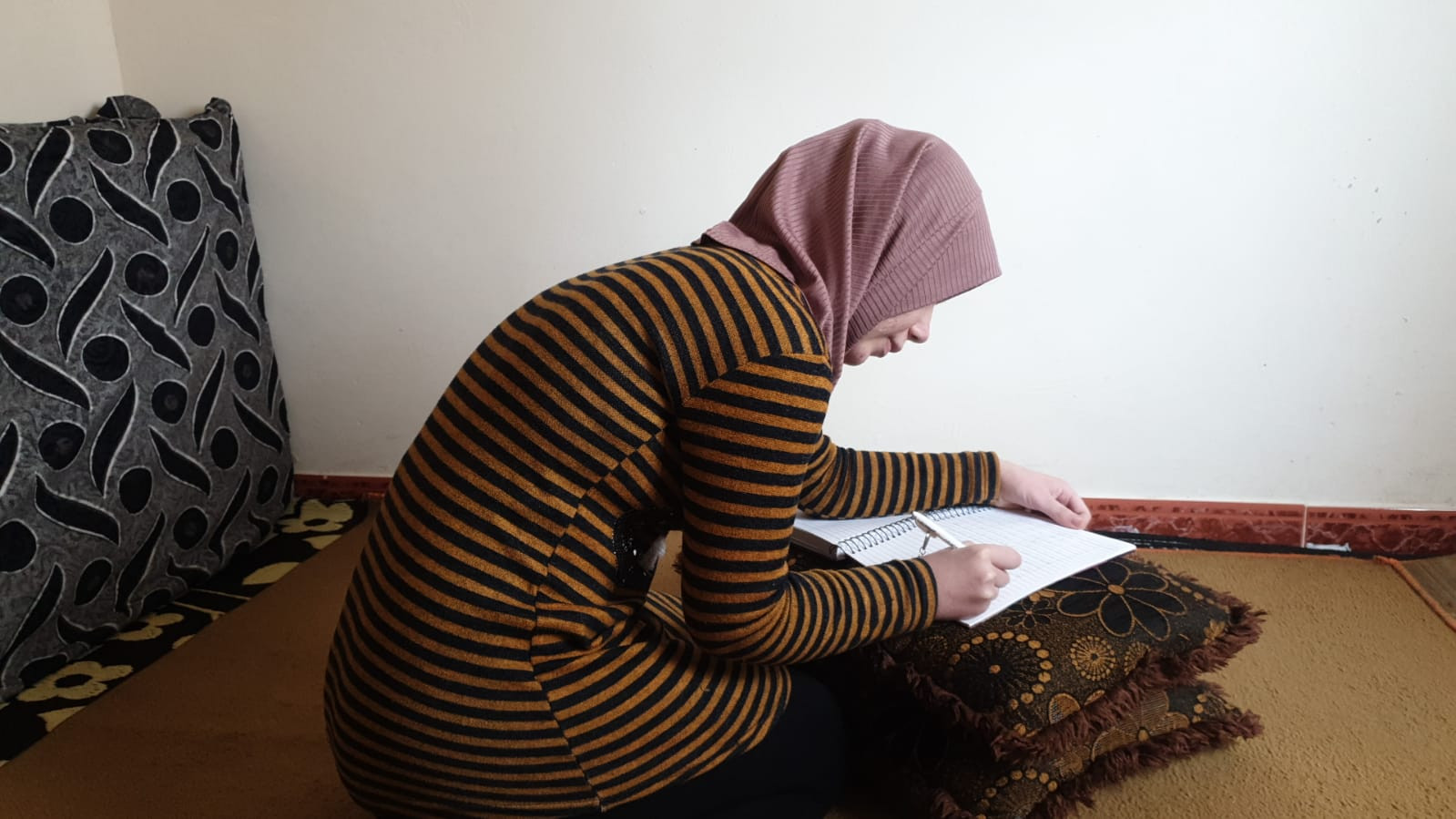 Arwa verlor zuerst ihren Vater, um dann von ihrer Mutter verlassen zu werden