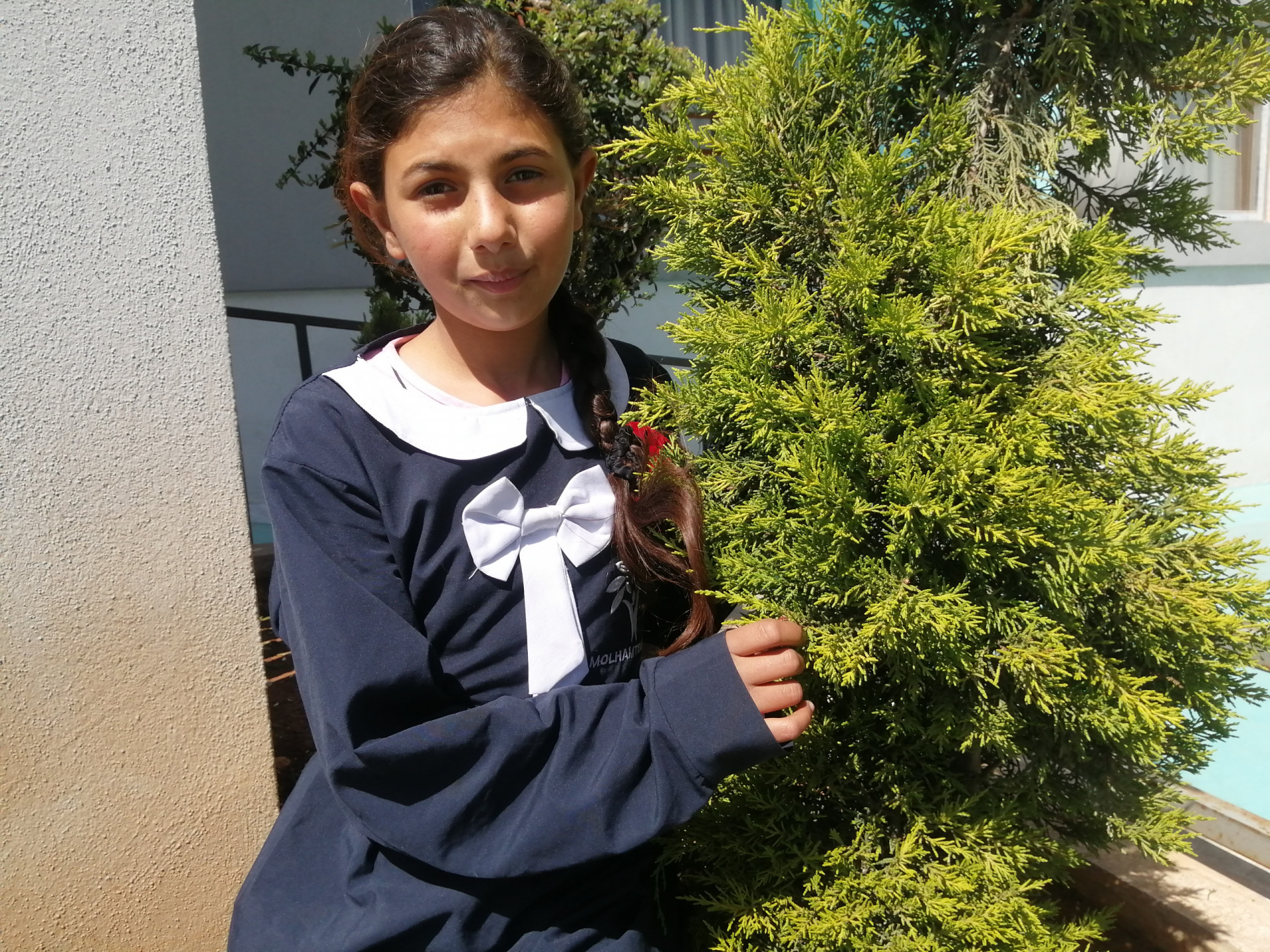 Lana is an orphaned student in need of sponsorship