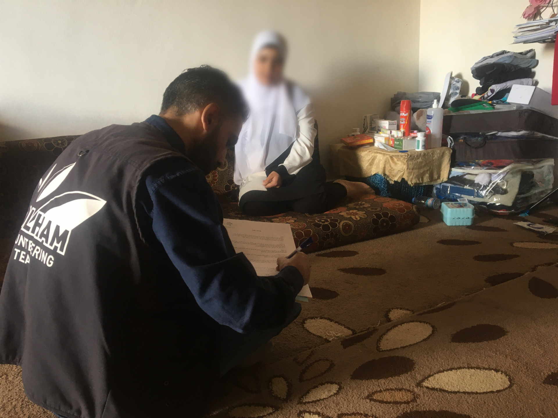 Namat and her children have no house necessities and needs your help