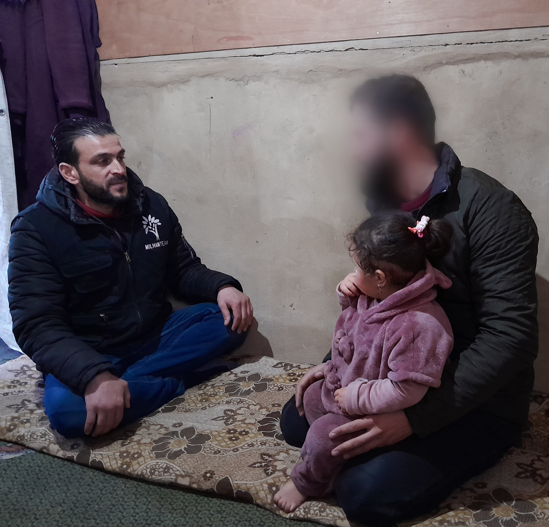كثرت عليه الديون والاحتياجات أيضاً