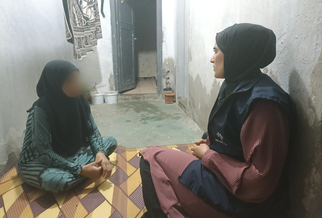 قسوة الحياة بين الجدران المهترئة