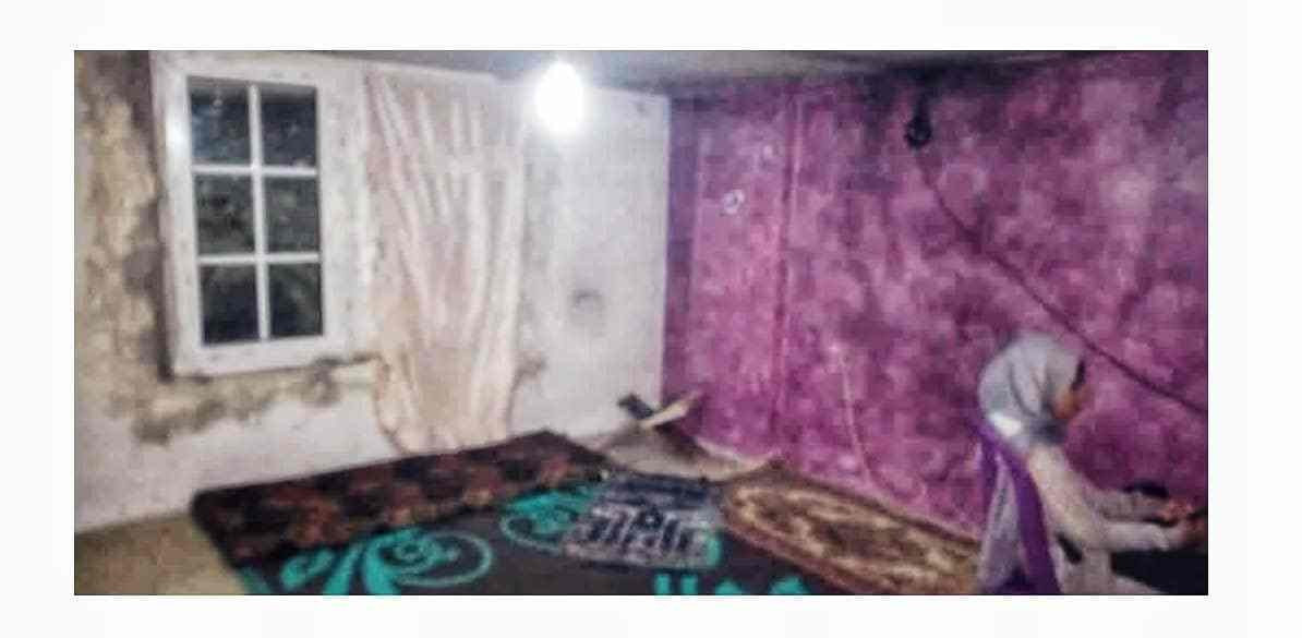 A mother with her 3 children, need help