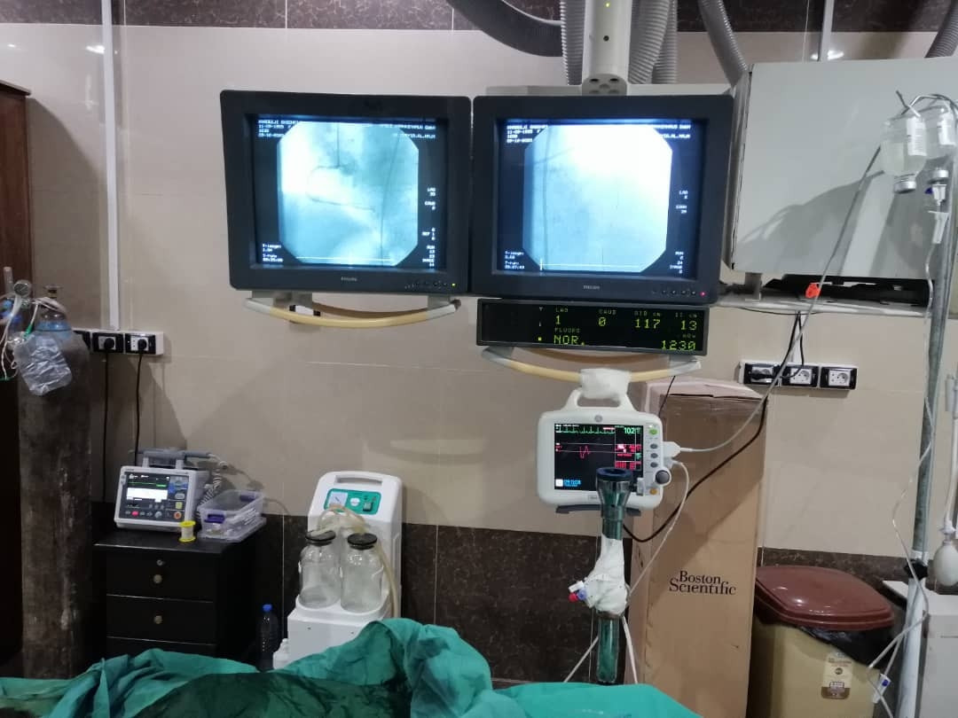 A man lives in a torn tent needs urgent surgery
