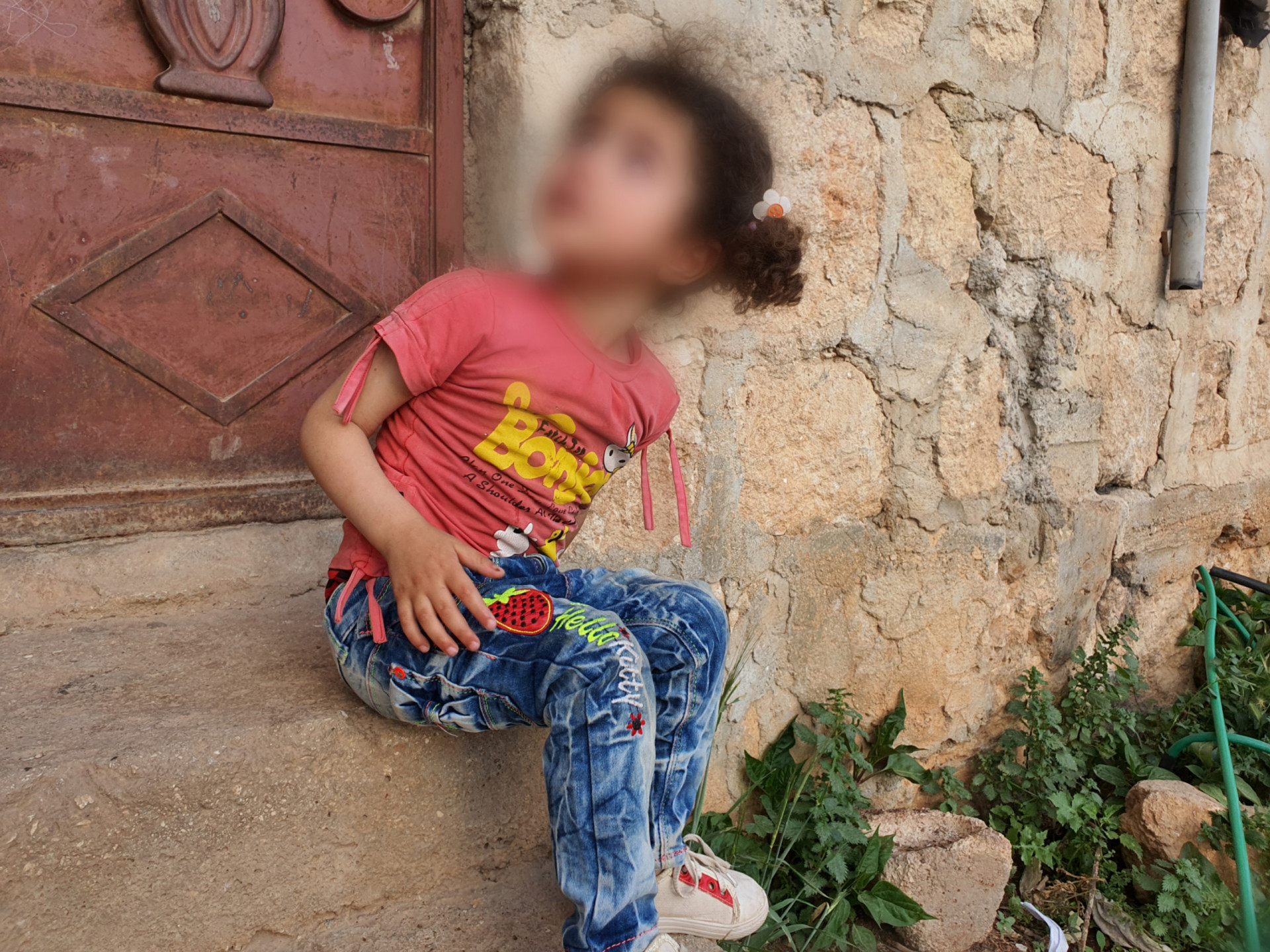 A little girl was born with severe hearing loss, Ghazal needs your support to afford hearing aids