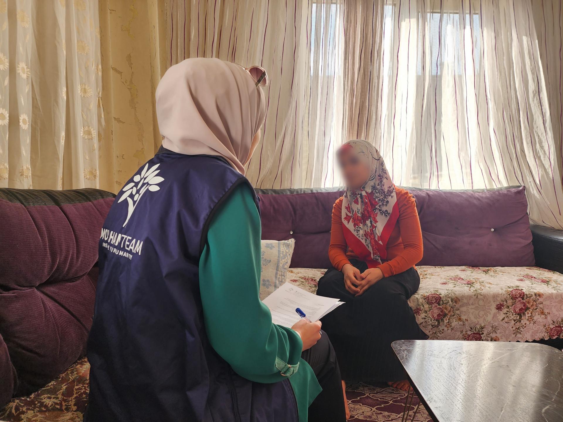 Help Aisha to get back her hearing.